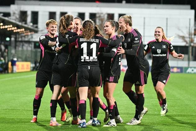 Soccer I Women I Season 2025 2026 I Bundesliga I 4 Matchday I RB Leipzig Hamburger SV I 25 09 2025 Goal celebration Jobina Verena Lahr 31, Hamburger SV , Lotta Wrede 32, Hamburger SV , Melanie Brunnthaler 11, Hamburger SV , Pauline Annette Machtens 28, Hamburger SV , and Christin Martina Ingrid Meyer 16, Hamburger SV Leipzig RB Training Center, Cottaweg 7 Saxony Germany Copyright: xLobeca InesxHähnelx