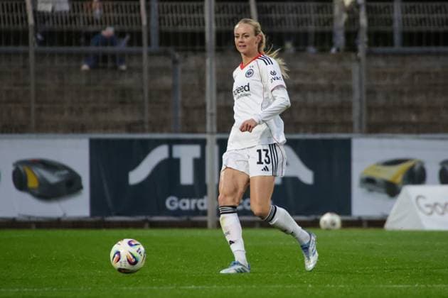 25 09 2025, xgrfx, Soccer Google Pixel Womens Bundesliga, Bayer Leverkusen Eintracht Frankfurt v l Amanda Ilestedt Eintracht Frankfurt DFL DFB REGULATIONS PROHIBIT ANY USE OF PHOTOGRAPHS as IMAGE SEQUENCES and or QUASI VIDEO Leverkusen