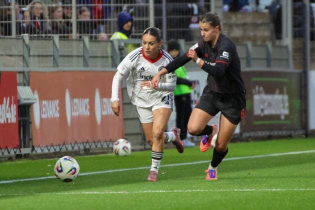 25 09 2025, xgrfx, Soccer Google Pixel Women Bundesliga, Bayer Leverkusen Eintracht Frankfurt v l Ereleta Memeti Eintracht Frankfurt , Katharina Piljic Bayer Leverkusen DFL DFB REGULATIONS PROHIBIT ANY USE OF PHOTOGRAPHS as IMAGE SEQUENCES and or QUASI VIDEO Leverkusen