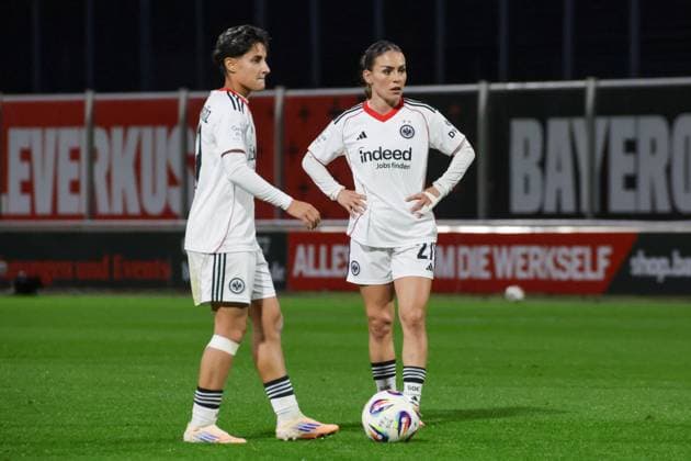 25 09 2025, xgrfx, Soccer Google Pixel Women Bundesliga, Bayer Leverkusen Eintracht Frankfurt v l Dilara Acikgöz, Ereleta Memeti Eintracht Frankfurt DFL DFB REGULATIONS PROHIBIT ANY USE OF PHOTOGRAPHS as IMAGE SEQUENCES and or QUASI VIDEO Leverkusen