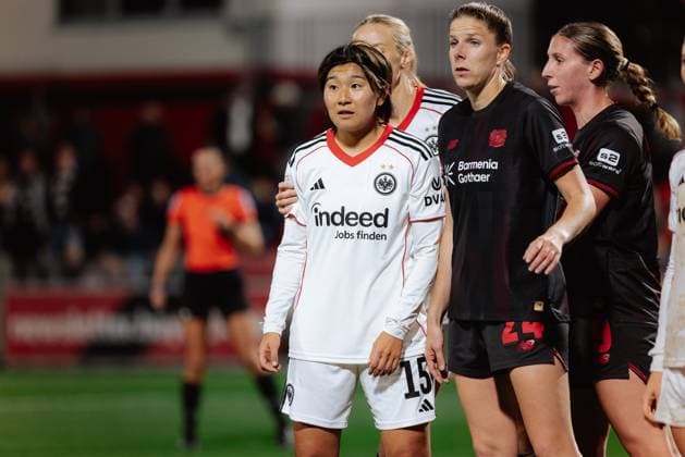 25 09 25, Women, Football, Google Pixel Womens Bundesliga, Season 2025 2026, Bayer 04 Leverkusen Eintracht Frankfurt, Matchday 4 Remina Chiba 15 Eintracht Frankfurt and Lilla Turanyi 24 Bayer 04 Leverkusen Leverkusen Ulrich Haberland Stadion NRW Germany