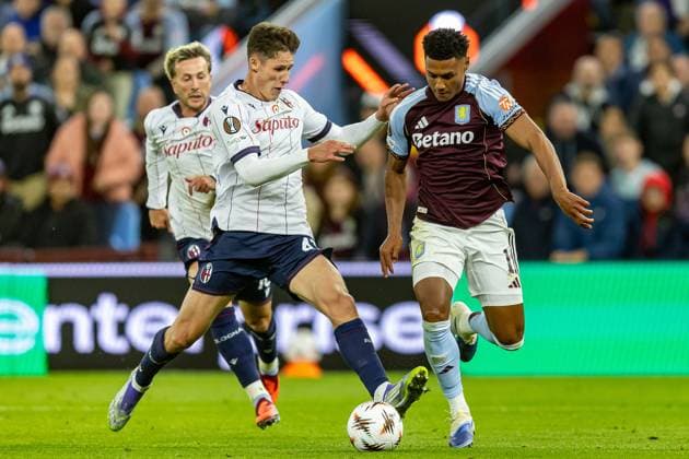 Aston Villa v Bologna Europa League 25 09 2025. Aston Villa forward Ollie Watkins (11) runs forward during the Europa League match between Aston Villa and Bologna at Villa Park, Birmingham, England on 25 September 2025. Birmingham Villa Park West Midlands England Editorial use only , Copyright: xManjitxNarotrax PSI-22910-0062