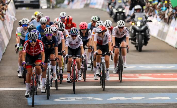 (250926) -- KIGALI, Sept. 26, 2025 -- Riders compete during the Women s Under 23 (U23) Individual Time Trial of the 2025 UCI Road World Championships in Kigali, Rwanda, on Sept. 25, 2025. (Photo by Xinhua) (SP)RWANDA-KIGALI-CYCLING-UCI-ROAD WORLD CHAMPIONSHIPS-WOMEN S U23 HuangxWanqing 