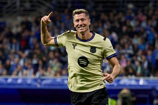 Real Oviedo v FC Barcelona, Barca - LaLiga EA Sports Robert Lewandowski of FC Barcelona celebrates after scoring the team s second goal during the LaLiga EA Sports match between Real Oviedo and FC Barcelona at Carlos Tartiere on September 25, 2025, in Oviedo, Spain. Oviedo Carlos Tartiere Asturias Spain RL_ROVvFCB_000214 Copyright: xRicardoxLarreinax