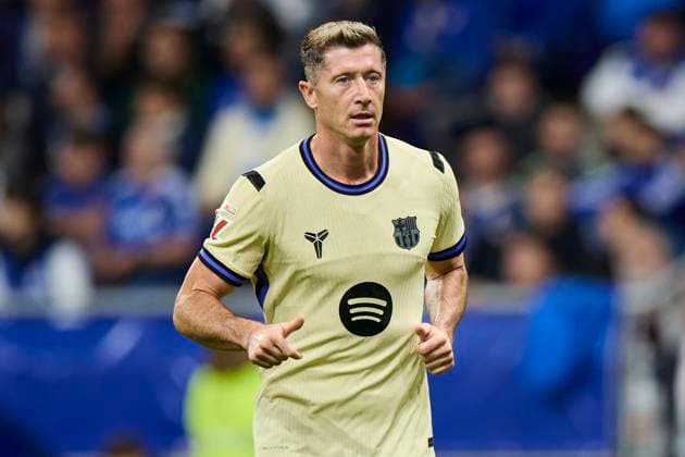 Real Oviedo v FC Barcelona, Barca - LaLiga EA Sports Robert Lewandowski of FC Barcelona looks on during the LaLiga EA Sports match between Real Oviedo and FC Barcelona at Carlos Tartiere on September 25, 2025, in Oviedo, Spain. Oviedo Carlos Tartiere Asturias Spain RL_ROVvFCB_000266 Copyright: xRicardoxLarreinax