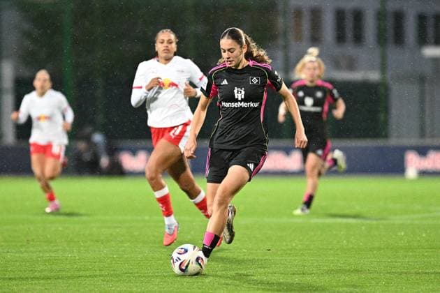 Soccer I Women I Season 2025 2026 I Bundesliga I 4 Matchday I RB Leipzig Hamburger SV I 25 09 2025 Leni Marie Eggert 29, Hamburger SV dribbles with the ball Crop, close-up, portrait, portrait, single photo, single image, body Leipzig RB Training Center, Cottaweg 7 Saxony Germany Copyright: xLobeca InesxHähnelx