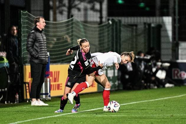 Soccer I Women I Season 2025 2026 I Bundesliga I Matchday 4 I RB Leipzig Hamburger SV I 25 09 2025 duel Sophie Hillebrand 22, Hamburger SV vs Sandra Starke 13, Rasenballsport Leipzig Leipzig RB Training Center, Cottaweg 7 Saxony Germany Copyright: xLobeca InesxHähnelx