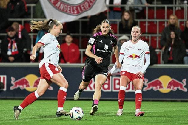 Soccer I Women I Season 2025 2026 I Bundesliga I 4 Matchday I RB Leipzig Hamburger SV I 25 09 2025 Annabel Schasching 16, Rasenballsport Leipzig l , Leni Marie Eggert 29, Hamburger SV , Nikoline Dudek 24, Rasenballsport Leipzig r Leipzig RB Training Center, Cottaweg 7 Saxony Germany Copyright: xLobeca InesxHähnelx