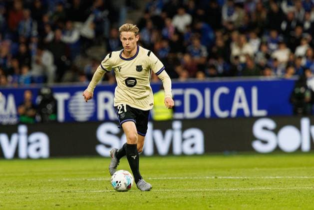 Real Oviedo Vs FC Barcelona, Barca in Oviedo, Spain - 25 Sep 2025 Frenkie de Jong (FC Barcelona) seen in action during the LaLiga EA SPORTS game between teams of Real Oviedo and FC Barcelona at Carlos Tartiere Stadium. Final score; Real Oviedo 3:1 FC Barcelona Oviedo Spain Copyright: xMaciejxRogowskix xSOPAxImagesx mrogowski_oviedo_barcelona_2526-27