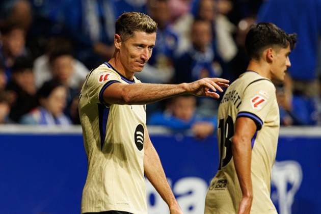 Real Oviedo Vs FC Barcelona, Barca in Oviedo, Spain - 25 Sep 2025 Robert Lewandowski (FC Barcelona) seen during the LaLiga EA SPORTS game between teams of Real Oviedo and FC Barcelona at Carlos Tartiere Stadium. Final score; Real Oviedo 3:1 FC Barcelona Oviedo Spain Copyright: xMaciejxRogowskix xSOPAxImagesx mrogowski_oviedo_barcelona_2526-40