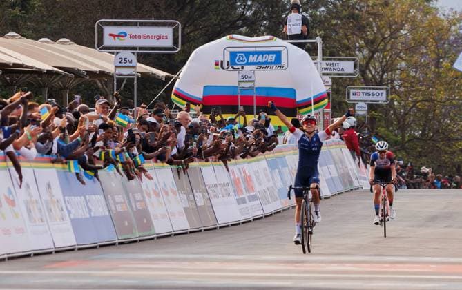 (250926) -- KIGALI, Sept. 26, 2025 -- Celia Gery (front) of France celebrates as crossing the finish line during the Women s Under 23 (U23) Road Race of the 2025 UCI Road World Championships in Kigali, Rwanda, on Sept. 25, 2025. (Photo by Xinhua) (SP)RWANDA-KIGALI-CYCLING-UCI-ROAD WORLD CHAMPIONSHIPS-WOMEN S U23 CyrilxNdegeya 