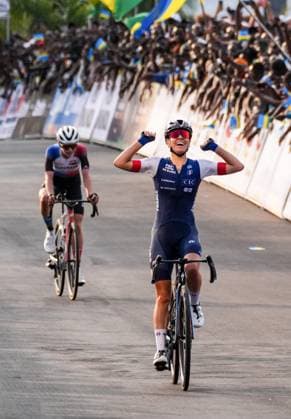 (250926) -- KIGALI, Sept. 26, 2025 -- Celia Gery (front) of France celebrates as crossing the finish line during the Women s Under 23 (U23) Individual Time Trial of the 2025 UCI Road World Championships in Kigali, Rwanda, on Sept. 25, 2025. ) (SP)RWANDA-KIGALI-CYCLING-UCI-ROAD WORLD CHAMPIONSHIPS-WOMEN S U23 LixYahui 