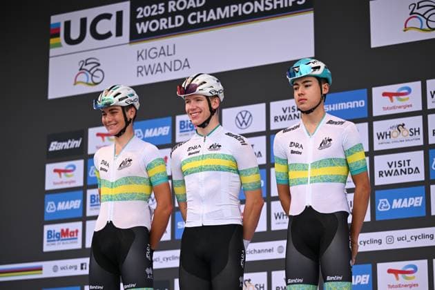 2025 UCI Road World Championships Picture by Chris Auld SWpix.com - 26 09 2025 - Cycling - 2025 UCI Road World Championships - Kigali Convention Centre, Kigali, Rwanda - Men Junior Road Race - Max Goold (Australia), Alexander Hewes (Australia), Fletcher Medway (Australia), Lucas Stevenson (Australia) Copyright: x xSWpix.comx(t axPhotographyxHubxLtd)xChrisxAuld SWpix.comx SWP-3030-6962