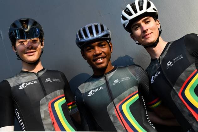 2025 UCI Road World Championships Picture by Simon Wilkinson SWpix.com - 26 09 2025 - Cycling - 2025 UCI Road World Championships - Kigali Convention Centre, Kigali, Rwanda - Men Junior Road Race - Tristan Hardy (Mauritius), Ndrianamanampy (Mauritius), Henri Rouillard (Mauritius) Copyright: x xSWpix.comx(t axPhotographyxHubxLtd)xSimonxWilkinson SWpix.comx SWP-3030-6966