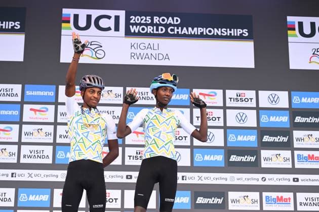 2025 UCI Road World Championships Picture by Simon Wilkinson SWpix.com - 26 09 2025 - Cycling - 2025 UCI Road World Championships - Kigali Convention Centre, Kigali, Rwanda - Men Junior Road Race - Ntirenganya Moise (Rwanda), Jackson Nkurikiyinka (Rwanda) Copyright: x xSWpix.comx(t axPhotographyxHubxLtd)xSimonxWilkinson SWpix.comx SWP-3030-6967