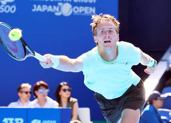 September 25, 2025, Tokyo, Japan - Sebastian Korda of the United States returns the ball against Japan s Sho Shimabukuro during a second round match of the Japan Open Tennis tournament in Tokyo on Friday, September 26, 2025. Korda defeated Shimabukuro 6-1, 6-4. (photo by Yoshio Tsunoda AFLO) Noxthirdxpartyxsales  aflo_304811809
