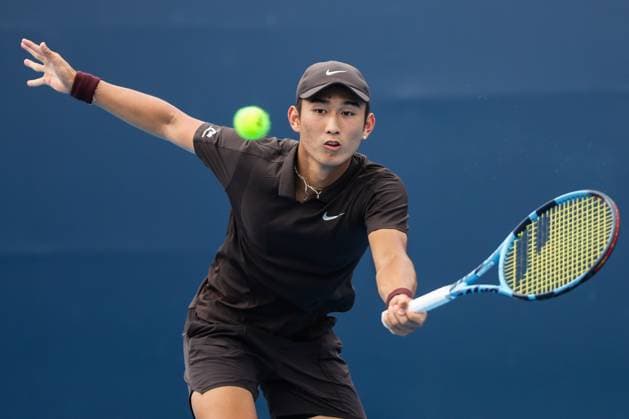 BEIJING, CHINA - SEPTEMBER 26: Shang Juncheng of China competes in the Men s Singles Round of 32 match against Arthur Cazaux of France on day 5 of the 2025 China Open at National Tennis Center on September 26, 2025 in Beijing, China.  Copyright: xVCGx 111593327012