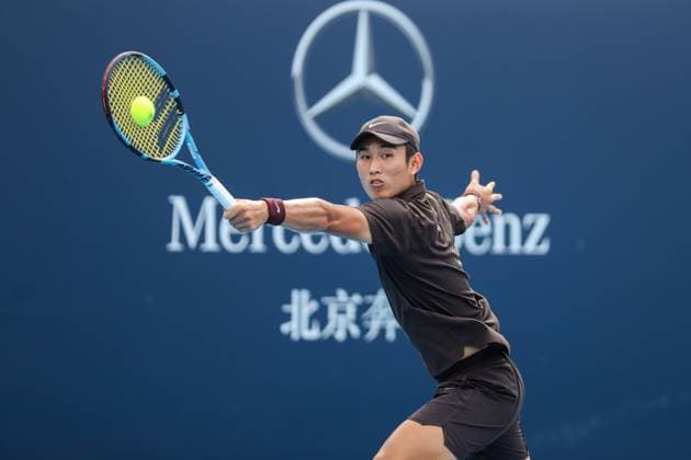 BEIJING, CHINA - SEPTEMBER 26: Shang Juncheng of China competes in the Men s Singles Round of 32 match against Arthur Cazaux of France on day 5 of the 2025 China Open at National Tennis Center on September 26, 2025 in Beijing, China.  Copyright: xVCGx 111593326775