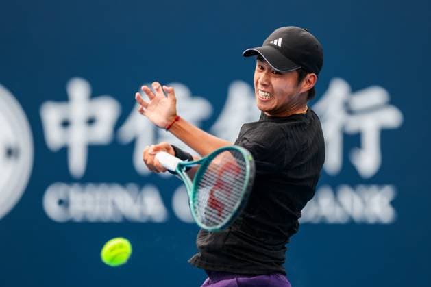 BEIJING, CHINA - SEPTEMBER 26: Learner Tien of the United States competes in the Men s Singles Round of 32 match against Francisco Cerundolo of Argentina on day 5 of the 2025 China Open at National Tennis Center on September 26, 2025 in Beijing, China.  Copyright: xVCGx 111593327344
