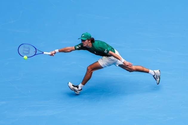 BEIJING, CHINA - SEPTEMBER 26: Alex De Minaur of Australia competes in the Men s Singles Round of 32 match against Yunchaokete Bu of China on day 5 of the 2025 China Open at National Tennis Center on September 26, 2025 in Beijing, China.  Copyright: xVCGx 111593329778