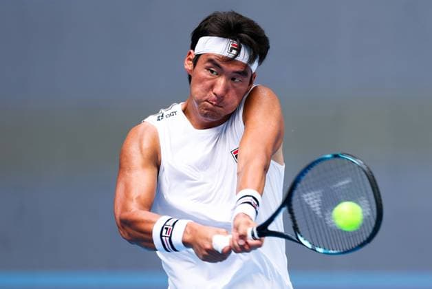 BEIJING, CHINA - SEPTEMBER 26: Yunchaokete Bu of China competes in the Men s Singles Round of 32 match against Alex De Minaur of Australia on day 5 of the 2025 China Open at National Tennis Center on September 26, 2025 in Beijing, China.  Copyright: xVCGx 111593322426