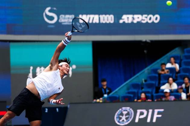 BEIJING, CHINA - SEPTEMBER 26: Yunchaokete Bu of China competes in the Men s Singles Round of 32 match against Alex De Minaur of Australia on day 5 of the 2025 China Open at National Tennis Center on September 26, 2025 in Beijing, China.  Copyright: xVCGx 111593322345