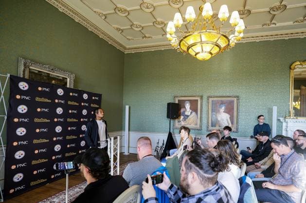Pittsburgh Steelers press conference, PK, Pressekonferenz Carton House, Kildare 26 9 2025 Calvin Austin III Calvin Austin III 26 9 2025  Copyright: x INPHO LaszloxGeczox LG_001345