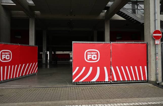 26 09 2025 , xophax, Soccer 1 Bundesliga, 1 FC Koeln First setups at Rhein Energie Stadium for the Annual General Meeting on Saturday, 27 09 2025 DFL DFB REGULATIONS PROHIBIT ANY USE OF PHOTOGRAPHS as IMAGE SEQUENCES and or QUASI VIDEO Koeln