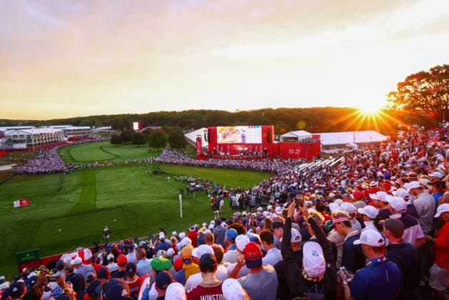 The sun rises over the first tee 2025 Ryder Cup, Day One, Morning Foursomes, Golf, Bethpage Black Golf Course, New York, USA - 26 Sep 2025New York Bethpage Black Golf Course New York (NY) United States of America EDITORIAL USE ONLY No use with unauthorised audio, video, data, fixture lists, club league logos or live services. Online in-match use limited to 120 images, no video emulation. No use in betting, games or single club league player publications. Copyright: xJamesxMarsh Shutterstockx 15500199ae
