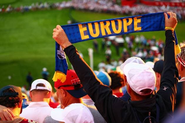 Team Europe fan 2025 Ryder Cup, Day One, Morning Foursomes, Golf, Bethpage Black Golf Course, New York, USA - 26 Sep 2025New York Bethpage Black Golf Course New York (NY) United States of America EDITORIAL USE ONLY No use with unauthorised audio, video, data, fixture lists, club league logos or live services. Online in-match use limited to 120 images, no video emulation. No use in betting, games or single club league player publications. Copyright: xJamesxMarsh Shutterstockx 15500199af