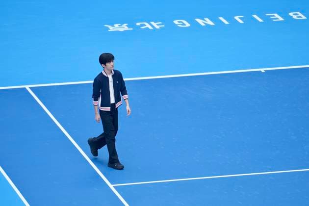BEIJING, CHINA - SEPTEMBER 26: Singer actor Jackson Yee (aka Yi Yangqianxi) is seen during the Men s Singles Round of 32 match between Alex De Minaur of Australia and Yunchaokete Bu of China on day 5 of the 2025 China Open at National Tennis Center on September 26, 2025 in Beijing, China.  Copyright: xVCGx 111593317709