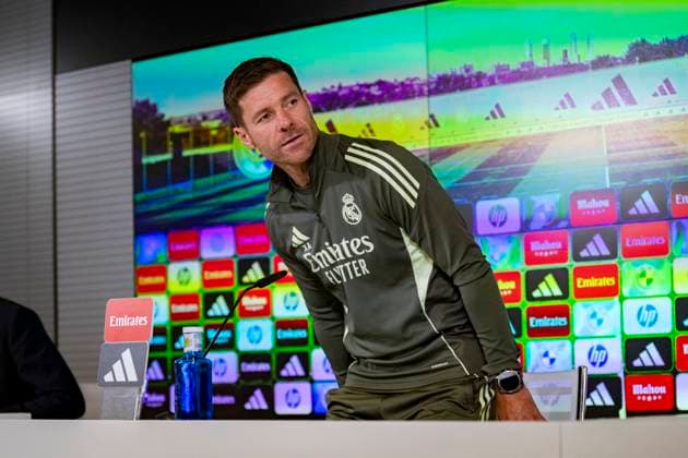 Real Madrid press conference, PK, Pressekonferenz Xabi Alonso, head coach of Real Madrid, speaks during the press conference ahead of their LaLiga EA Sports match against Atletico de Madrid at Ciudad Real Madrid on September 26, 2025 in Madrid, Spain. Valdebebas Ciudad Real Madrid Madrid Spain Copyright: xAlbertoxGardinx AGardin_20250926_Foot_ReaMad_tra_0242