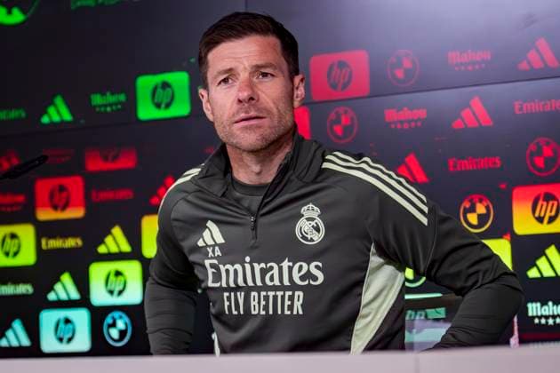 Real Madrid press conference, PK, Pressekonferenz Xabi Alonso, head coach of Real Madrid, speaks during the press conference ahead of their LaLiga EA Sports match against Atletico de Madrid at Ciudad Real Madrid on September 26, 2025 in Madrid, Spain. Valdebebas Ciudad Real Madrid Madrid Spain Copyright: xAlbertoxGardinx AGardin_20250926_Foot_ReaMad_tra_0244