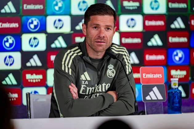 Real Madrid press conference, PK, Pressekonferenz Xabi Alonso, head coach of Real Madrid, speaks during the press conference ahead of their LaLiga EA Sports match against Atletico de Madrid at Ciudad Real Madrid on September 26, 2025 in Madrid, Spain. Valdebebas Ciudad Real Madrid Madrid Spain Copyright: xAlbertoxGardinx AGardin_20250926_Foot_ReaMad_tra_0298