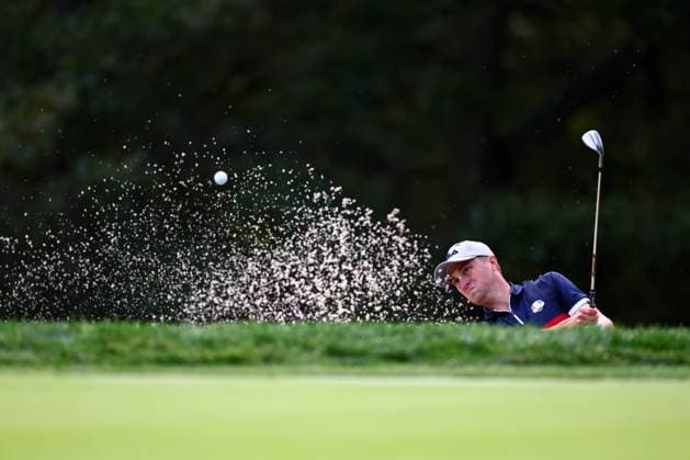Justin Thomas of Team USA plays from a bunker 2025 Ryder Cup, Day One, Morning Foursomes, Golf, Bethpage Black Golf Course, New York, USA - 26 Sep 2025New York Bethpage Black Golf Course New York (NY) United States of America EDITORIAL USE ONLY No use with unauthorised audio, video, data, fixture lists, club league logos or live services. Online in-match use limited to 120 images, no video emulation. No use in betting, games or single club league player publications. Copyright: xJamesxMarsh Shutterstockx 15500199bi