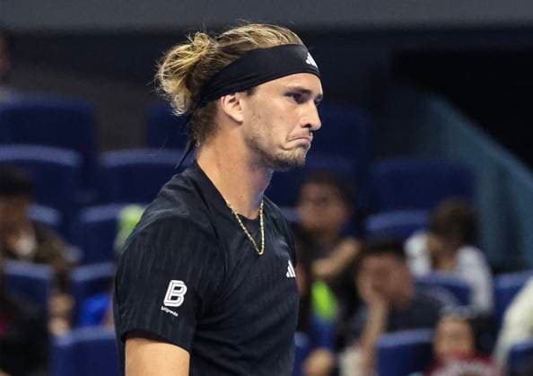 (250926) -- BEIJING, Sept. 26, 2025 -- Alexander Zverev reacts during the men s singles first round match between Alexander Zverev of Germany and Lorenzo Sonego of Italy at 2025 China Open tennis tournament in Beijing, China, Sept. 26, 2025. (Photo by Xinhua) (SP)CHINA-BEIJING-TENNIS-CHINA OPEN-MEN S SINGLES-FIRST ROUND (CN) MaxZihan 