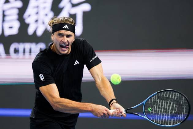 BEIJING, CHINA - SEPTEMBER 26: Alexander Zverev of Germany competes in the Women s Singles Round of 32 match against Lorenzo Sonego of Italy on day 5 of the 2025 China Open at National Tennis Center on September 26, 2025 in Beijing, China.  Copyright: xVCGx 111593399684