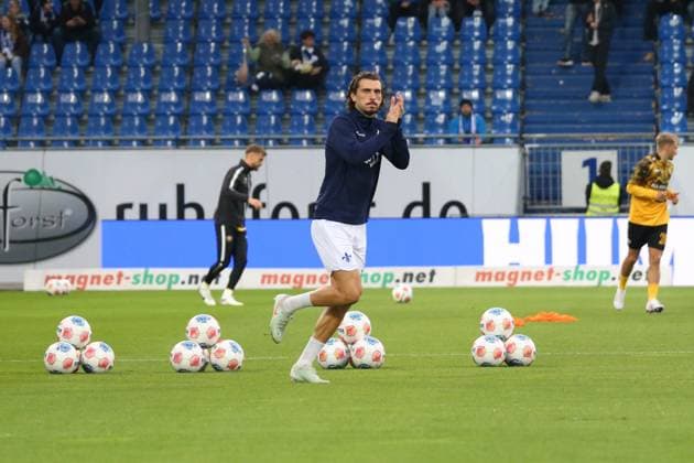 26 09 2025, xpfrx, Soccer 2 Bundesliga, SV Darmstadt 98 Dynamo Dresden v l Warmup warm up Warm up before the match Fraser Hornby SV Darmstadt 98 DFL DFB REGULATIONS PROHIBIT ANY USE OF PHOTOGRAPHS as IMAGE SEQUENCES and or QUASI VIDEO Darmstadt