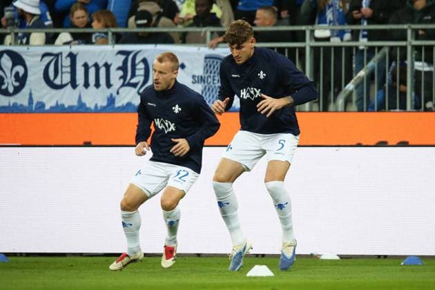 26 09 2025, xpfrx, Soccer 2 Bundesliga, SV Darmstadt 98 Dynamo Dresden v l Warmup warm up Warm up before the match Fabian Holland SV Darmstadt 98 Matej Maglica SV Darmstadt 98 DFL DFB REGULATIONS PROHIBIT ANY USE OF PHOTOGRAPHS as IMAGE SEQUENCES and or QUASI VIDEO Darmstadt