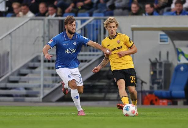 26 09 2025, xdcx, Soccer 2 Bundesliga, SV Darmstadt 98 SG Dynamo Dresden, emonline, emspor, despor, v l , Killian Corredor SV Darmstadt 98 , Jonas Oehmichen SG Dynamo Dresden DFL DFB REGULATIONS PROHIBIT ANY USE OF PHOTOGRAPHS AS IMAGE SEQUENCES AND OR QUASI VIDEO Copyright: HMBxMedia Claus