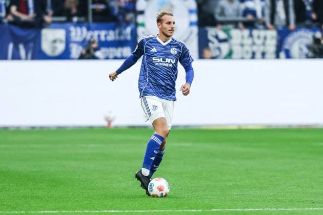 Sports, Football, 2 Bundesliga Season 2025 2026 7 Matchday FC Schalke 04 SpVgg Greuther Fürth 26 09 2025, VELTINS Arena Timo Becker FC Schalke 04, 5 Gelsenkirchen VELTINS Arena Nordrhein Westfalen Germany