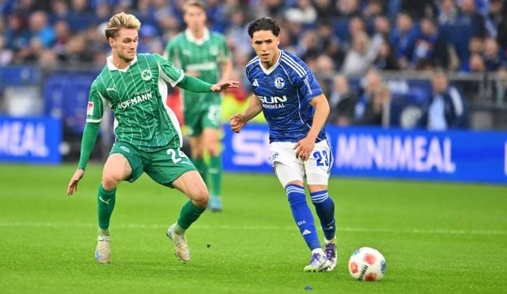 26 09 2025 Soccer Season 2025 2026 2 Soccer Bundesliga 07 Matchday FC Schalke 04 S04 SpVgg Greuther Fürth Kleeblatt Sportfoto Zink xwoxzix DFL regulations prohibit any use of photographs as image sequences and or quasi video only for editorial use Marco John 24, SpVgg Greuther Fürth Sofiane El Faouzi 23, FC Schalke 04 S04