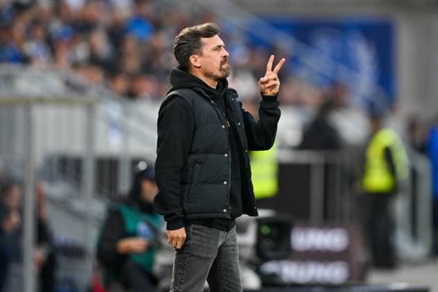 Thomas Stamm Dynamo Dresden, Coach gesticulates, GER, SV Darmstadt 98 vs Dynamo Dresden, Football, 2 Bundesliga, Matchday 7, Season 2025 2026, 26 09 2025 DFL REGULATIONS PROHIBIT ANY USE OF PHOTOGRAPHS AS IMAGE SEQUENCES AND OR QUASI VIDEO GER, SV Darmstadt 98 vs Dynamo Dresden, Football, 2 Bundesliga, Matchday 7, Season 2025 2026, 26 09 2025 Darmstadt Copyright: xEibner-Pressefoto FlorianxWiegandx EP_FWD