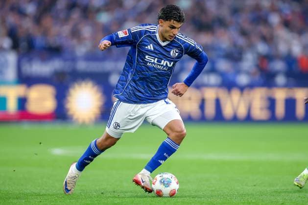 25 09 2025, Football, FC Schalke 04 SpVgg Greuther Fürth, 7 Matchday, 2 Soccer Bundesliga, Veltins Arena Gelsenkirchen, Season 2025 2026 Mertcan Ayhan Schalke04 43 DFB regulations prohibit any use of photographs as image sequences and or quasi video Nordrhein Westfalen Germany
