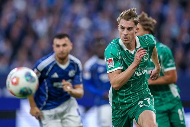 25 09 2025, Soccer, FC Schalke 04 SpVgg Greuther Fürth, 7 Matchday, 2 Soccer Bundesliga, Veltins Arena Gelsenkirchen, Season 2025 2026 Luca Itter Greuther Fürth 27 DFB regulations prohibit any use of photographs as image sequences and or quasi video Nordrhein Westfalen Germany