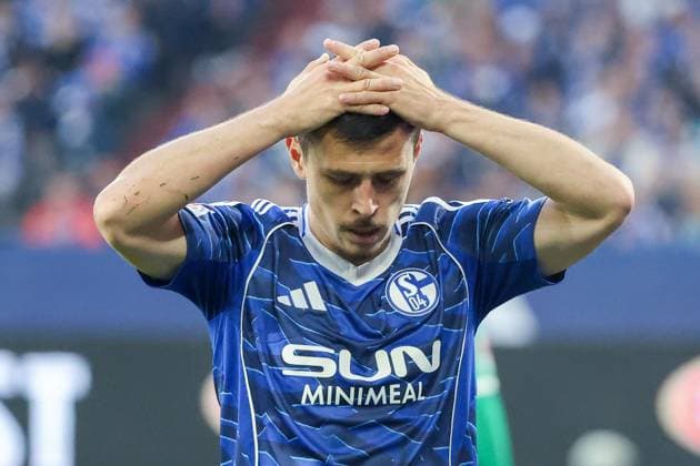 2 Bundesliga FC Schalke 04 SpVgg Greuther Fürth on 25 09 2025 in the Veltins Arena on Schalke Ron Schallenberg Schalke 6 dissatisfied, disappointed, disappointed, dejected MH