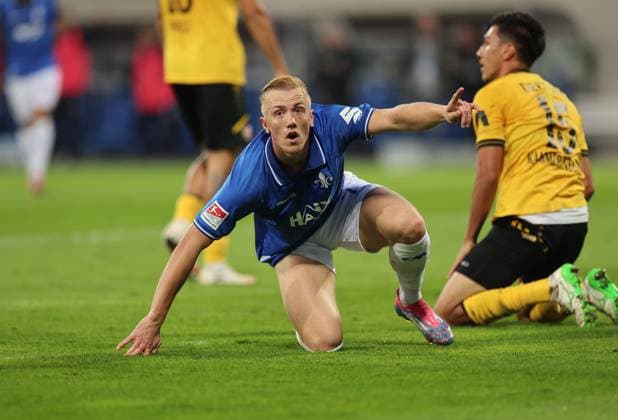 26 09 2025, xdcx, Soccer 2 Bundesliga, SV Darmstadt 98 SG Dynamo Dresden, emonline, emspor, despor, v l , Goal celebration, celebrate the goal DFL DFB REGULATIONS PROHIBIT ANY USE OF PHOTOGRAPHS AS IMAGE SEQUENCES AND OR QUASI VIDEO Copyright: HMBxMedia Claus