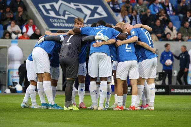 26 09 2025, xpfrx, Soccer 2 Bundesliga, SV Darmstadt 98 Dynamo Dresden v l Teamkreis DFL DFB REGULATIONS PROHIBIT ANY USE OF PHOTOGRAPHS as IMAGE SEQUENCES and or QUASI VIDEO Darmstadt