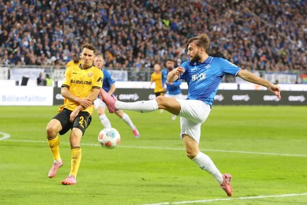 o26 09 2025, xtvx, Fussball 2 Bundesliga, SV Darmstadt 98 Dynamo Dresden v l Torschuss, has a shot on goal Konrad Faber SG Dynamo Dresden Killian Corredor SV Darmstadt 98 DFL DFB REGULATIONS PROHIBIT ANY USE OF PHOTOGRAPHS as IMAGE SEQUENCES and or QUASI VIDEO Darmstadt