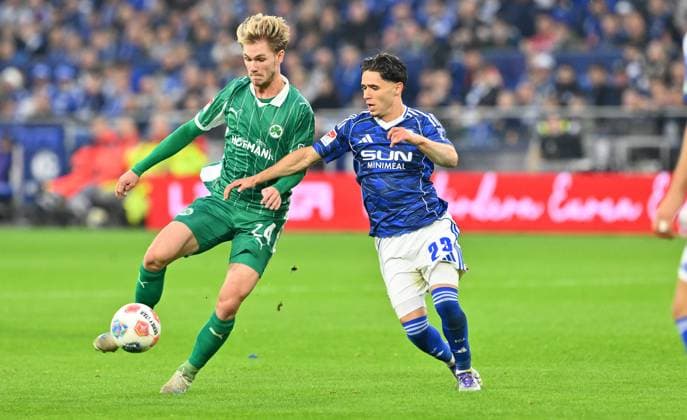 26 09 2025 Soccer Season 2025 2026 2 Soccer Bundesliga 07 Matchday FC Schalke 04 S04 SpVgg Greuther Fürth Kleeblatt Sportfoto Zink xwoxzix DFL regulations prohibit any use of photographs as image sequences and or quasi video only for editorial use Marco John 24, SpVgg Greuther Fürth Sofiane El Faouzi 23, FC Schalke 04 S04
